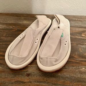 NWOT Sanuk Women Shoes